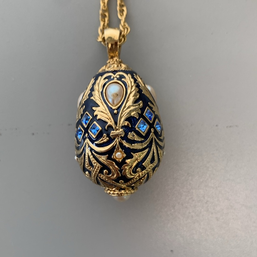 Joan Rivers Egg Necklace - Picture 2 of 7